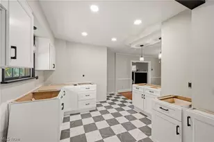 1351 Manor Park Ave, Oakwood, OH 44107 - Photo 12