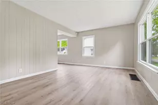 1381 Greenwood Ave, Akron, OH 44320 - Photo 6