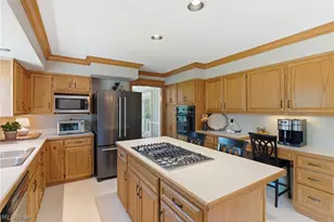 9475 Stafford Rd, Chagrin Falls, OH 44023 - Photo 16