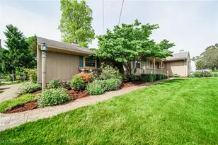 353 Hillcrest Dr, Ashland, OH 44805 - Photo 1