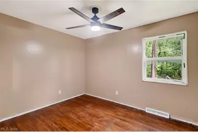 2964 Williamsburg Street NW, Warren, OH 44485 - Photo 10