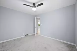 2413 W Manor Ave, Youngstown, OH 44514 - Photo 16