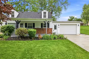 2413 W Manor Ave, Youngstown, OH 44514 - Photo 2