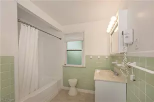 4810 Westbourne Rd, Lyndhurst, OH 44124 - Photo 30