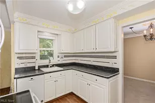 4810 Westbourne Rd, Lyndhurst, OH 44124 - Photo 14