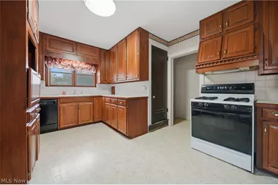 500 31st Street SW, Barberton, OH 44203 - Photo 12