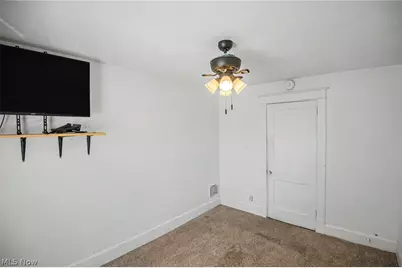 32 E Avondale Avenue, Youngstown, OH 44507 - Photo 14