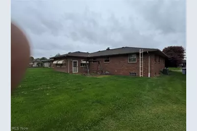 592 W Omar Street, Struthers, OH 44471 - Photo 8