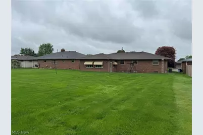 592 W Omar Street, Struthers, OH 44471 - Photo 10