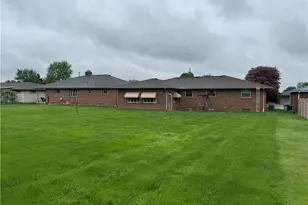 592 W Omar St, Struthers, OH 44471 - Photo 10