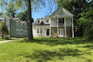 20029 Sussex Rd, Huber Heights, OH 44122 - Photo 2