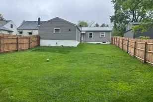 438 10th St, Struthers, OH 44471 - Photo 2