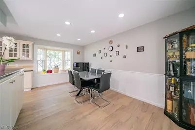 19374 Lauren Way, Strongsville, OH 44149 - Photo 14