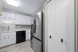 32726 Washington Ct, Solon, OH 44139 - Photo 12