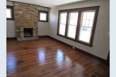 1056 Raymond Street NW, Warren, OH 44485 - Photo 6