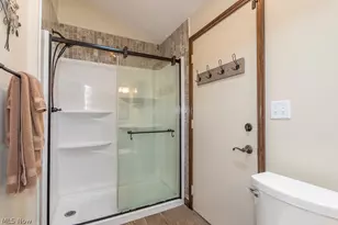 33091 Lakeshore Blvd, Eastlake, OH 44095 - Photo 20