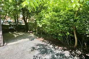 19627 Winslow Rd, Huber Heights, OH 44122 - Photo 8