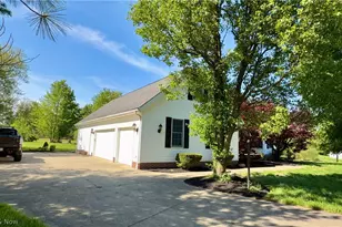 11379 Woodiebrook Rd, Chardon, OH 44024 - Photo 4
