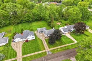 6524 Charles Rd, North Olmsted, OH 44070 - Photo 2