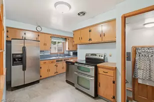 6524 Charles Rd, North Olmsted, OH 44070 - Photo 12