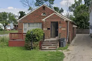 11705 Farringdon, Loveland, OH 44105 - Photo 1