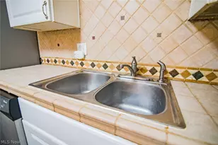 1700 28th St, Vienna, WV 26105 - Photo 32