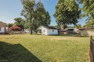 1700 28th St, Vienna, WV 26105 - Photo 4