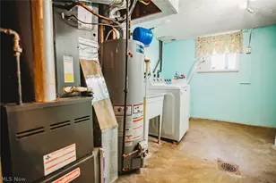 1700 28th St, Vienna, WV 26105 - Photo 40