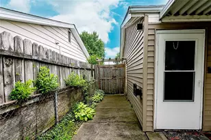 4624 Meadow Ln, South Lorain, OH 44055 - Photo 12