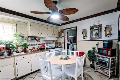 4624 Meadow Lane, South Lorain, OH 44055 - Photo 2
