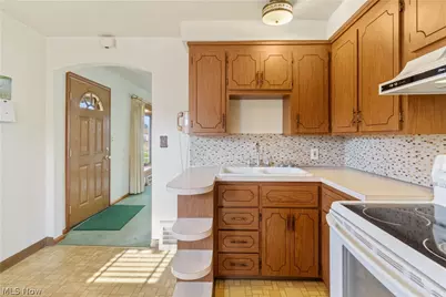 5915 Forest Avenue, Parma, OH 44129 - Photo 2