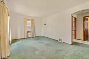 5915 Forest Ave, Parma, OH 44129 - Photo 6