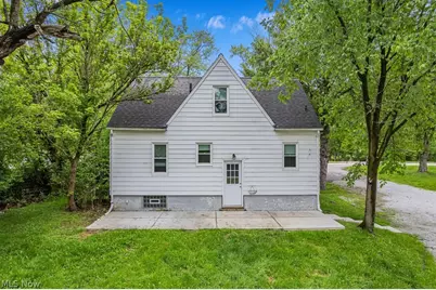 86 Southeast Avenue, Tallmadge, OH 44278 - Photo 2