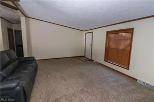 571 Sand Trap Cir, Painesville, OH 44077 - Photo 4