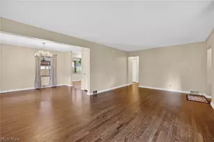 674 Upper Merriman Dr, Akron, OH 44303 - Photo 2