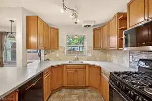 674 Upper Merriman Dr, Akron, OH 44303 - Photo 10
