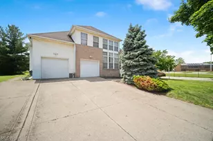 7322 Lexington Ave, Loveland, OH 44103 - Photo 2