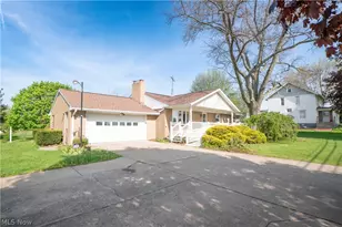 6501 Ravenna Ave, Louisville, OH 44641 - Photo 2