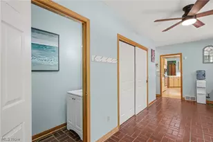 6308 Manchester Rd, New Franklin, OH 44216 - Photo 18