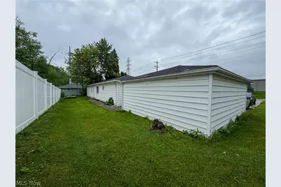 4615 Harrison Avenue NW, Canton, OH 44709 - Photo 20