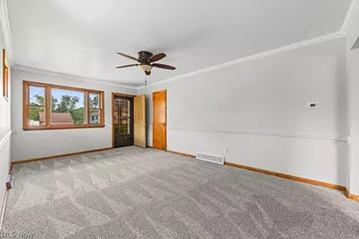 681 Newton Avenue, Barberton, OH 44203 - Photo 6