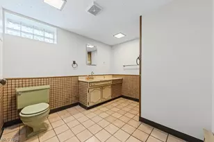 681 Newton Ave, Barberton, OH 44203 - Photo 28
