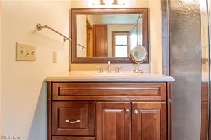300 Tanglewood Trail, Wadsworth, OH 44281 - Photo 26