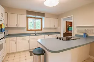 300 Tanglewood Trail, Wadsworth, OH 44281 - Photo 8