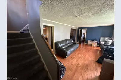 20711 E Ridgewood Avenue, Warrensville Heights, OH 44122 - Photo 4