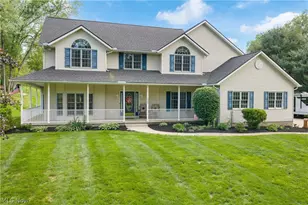 1366 Castalia Dr, New Franklin, OH 44203 - Photo 2