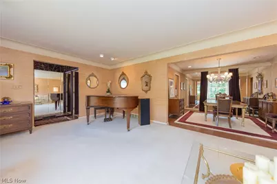 1750 Kenton Circle, Lyndhurst, OH 44124 - Photo 4