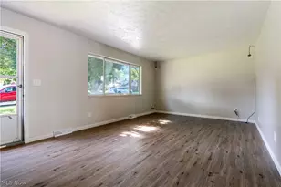 2992 Walbridge Dr, Akron, OH 44319 - Photo 2