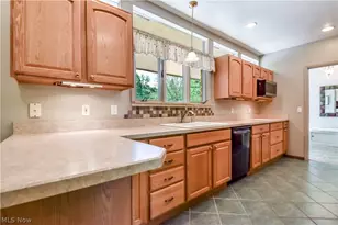 28833 Clark Dr, Wickliffe, OH 44092 - Photo 14