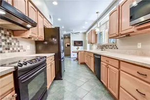 28833 Clark Dr, Wickliffe, OH 44092 - Photo 16